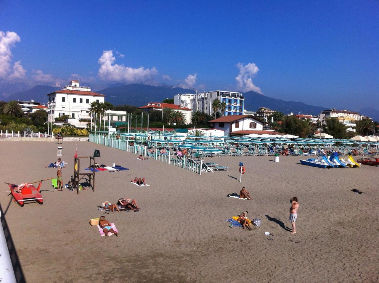 Holiday Villas Marina di Massa Extérieur photo